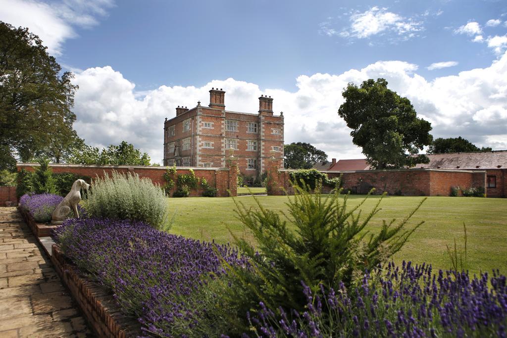 Soulton Hall Wem Luaran gambar