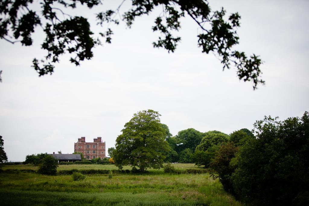 Soulton Hall Wem Luaran gambar